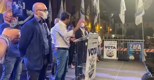 Elezioni, il segnale di Salvini a Zaia: “O rispetti i sondaggi…”
